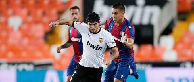 Levante vs Valencia Prediction 20 December 2021