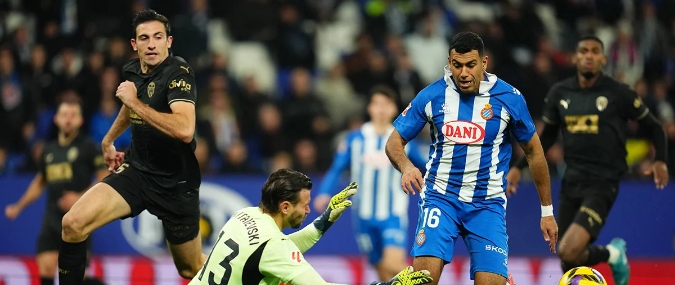 Valencia vs Espanyol Prediction 22 April 2025